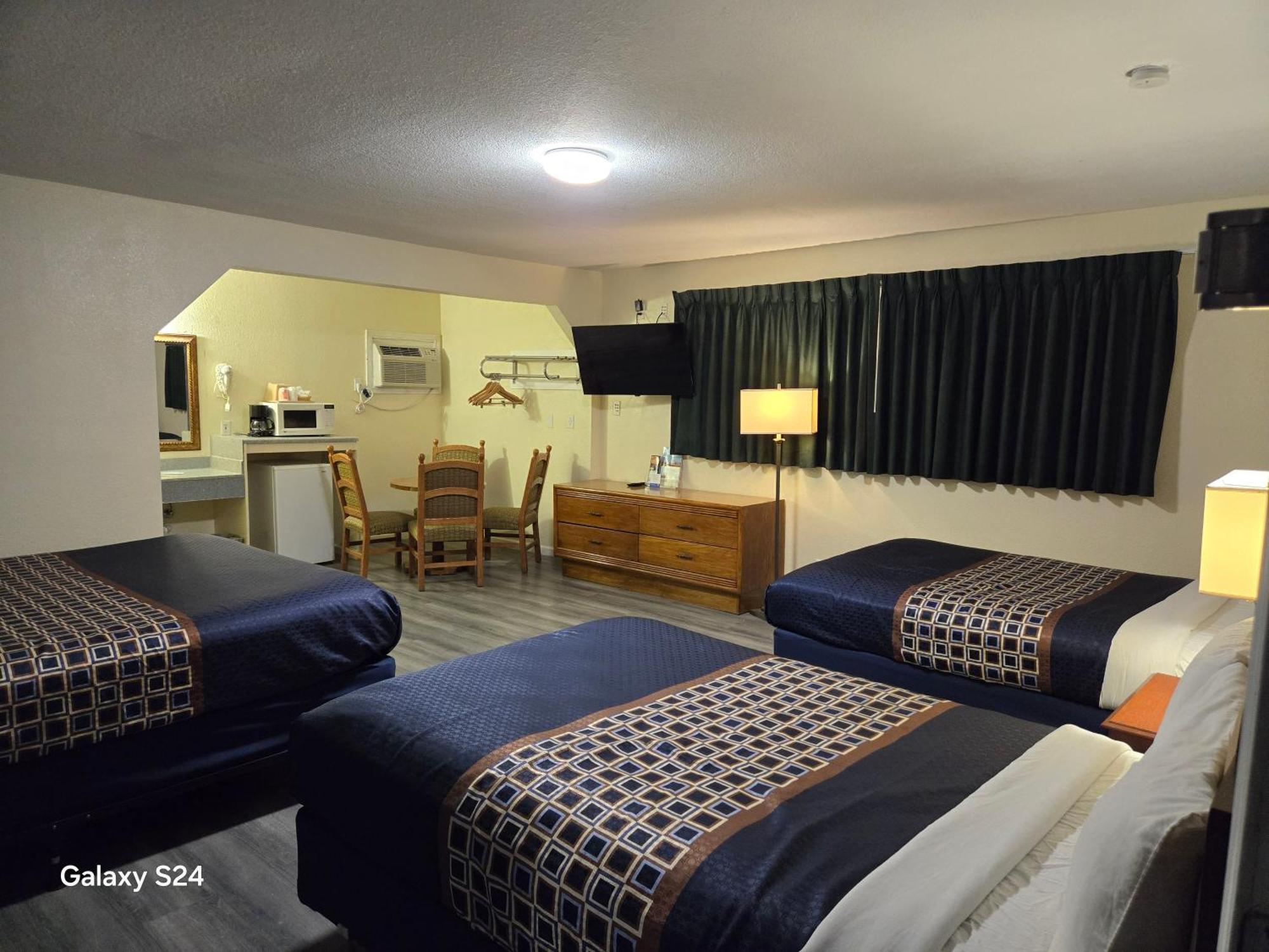Rodeway Inn & Suites Blythe I-10 Bagian luar foto