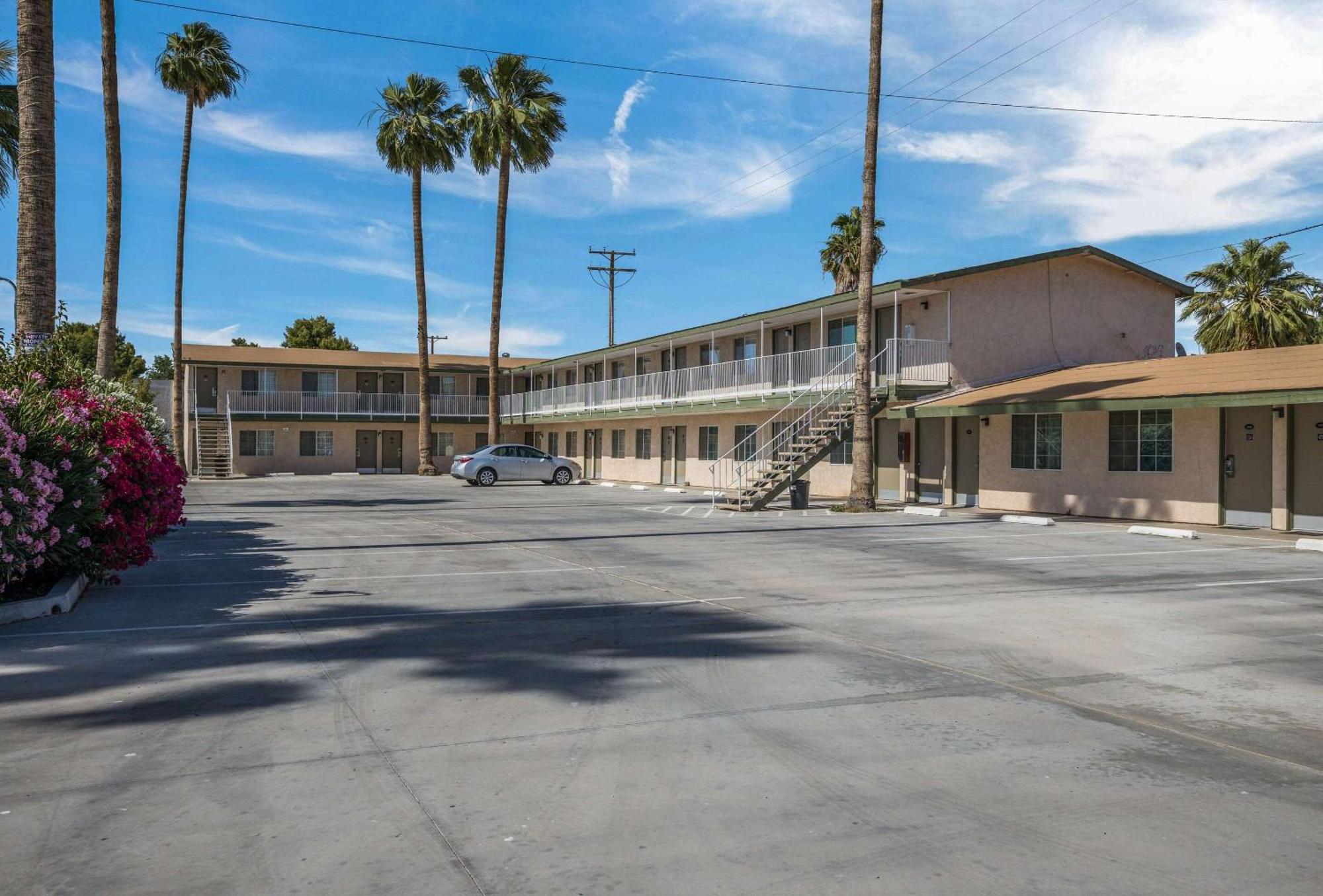 Rodeway Inn & Suites Blythe I-10 Bagian luar foto
