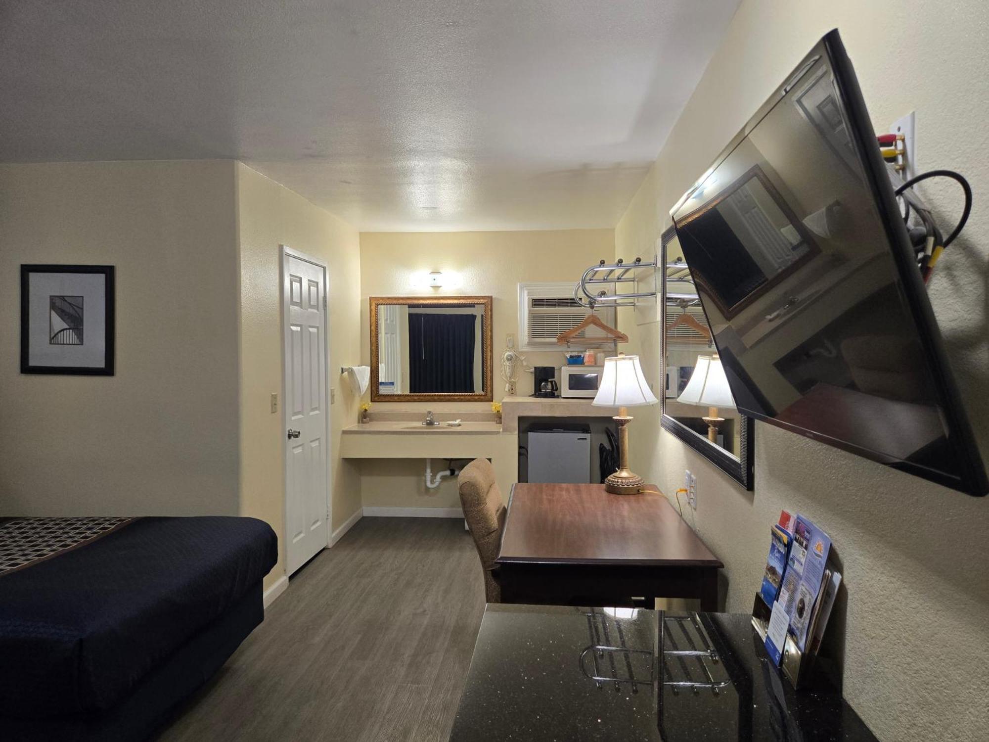 Rodeway Inn & Suites Blythe I-10 Bagian luar foto