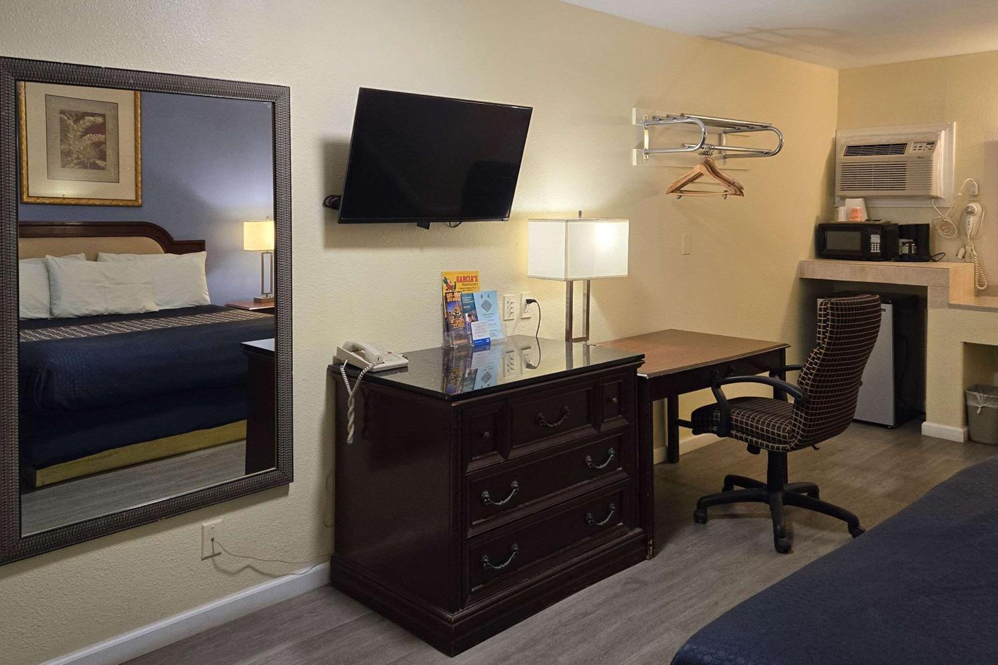 Rodeway Inn & Suites Blythe I-10 Bagian luar foto