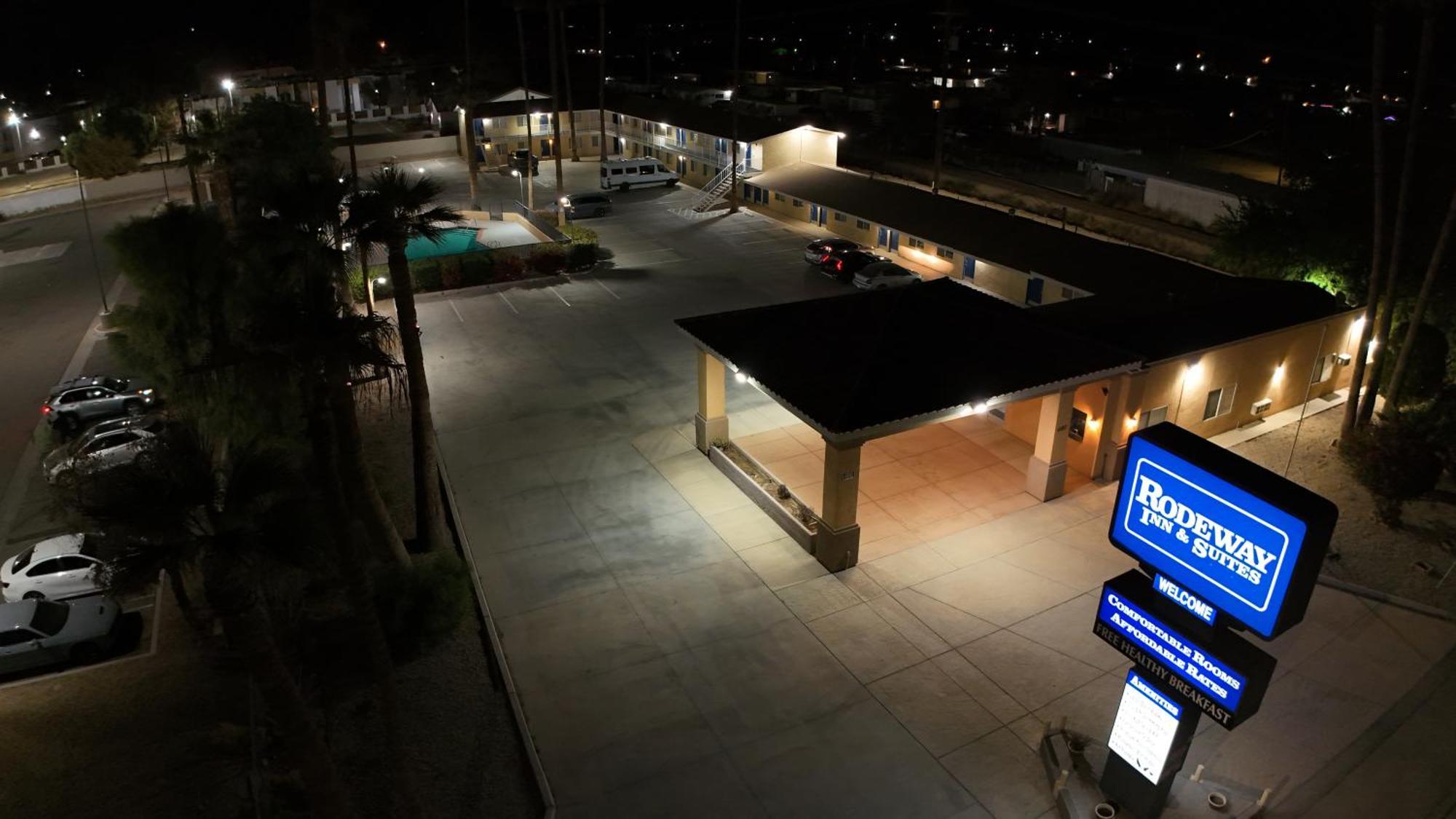 Rodeway Inn & Suites Blythe I-10 Bagian luar foto